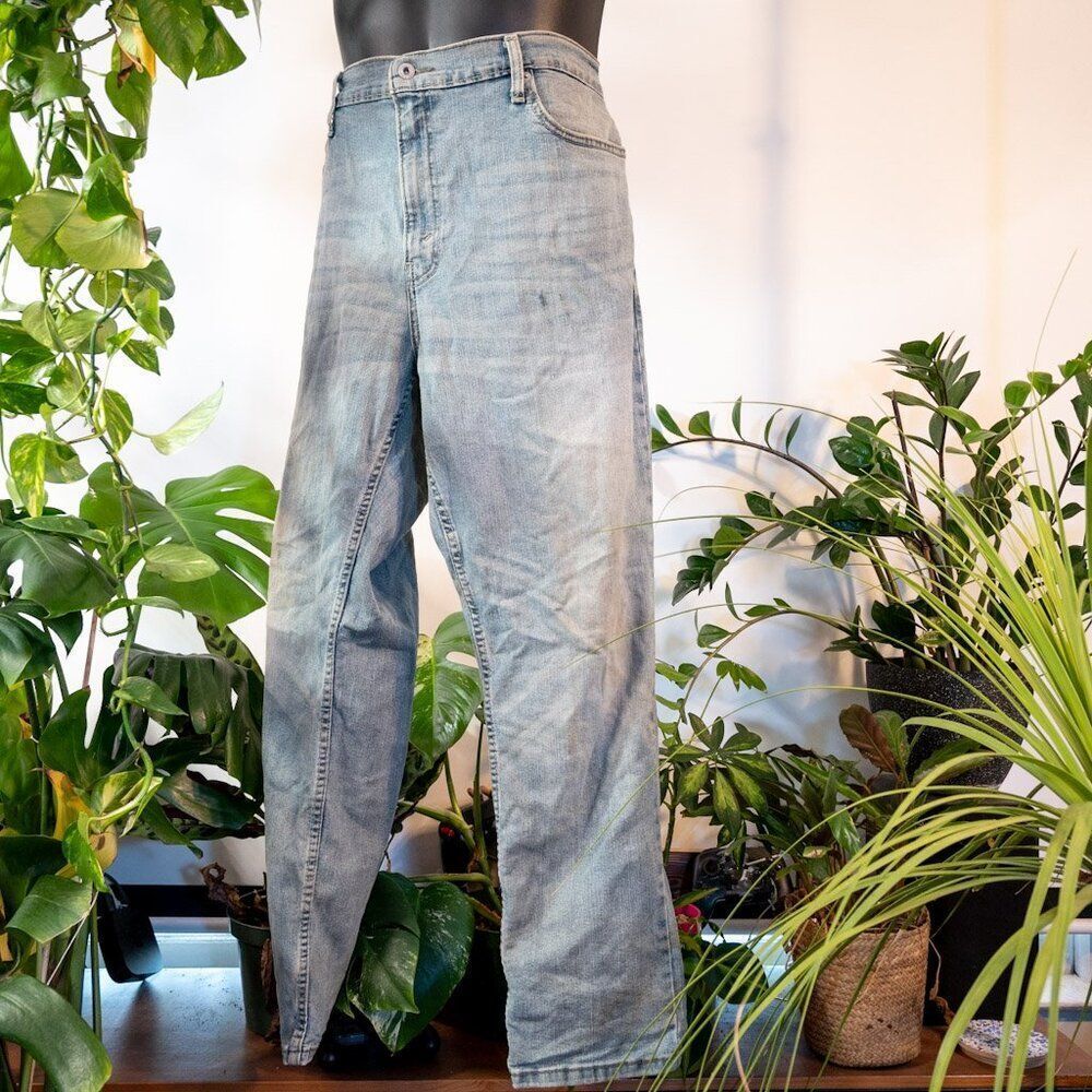 Levi Strauss Distressed Denim Jeans, Light Blue, 40 x 30 - Picture 6 of 11